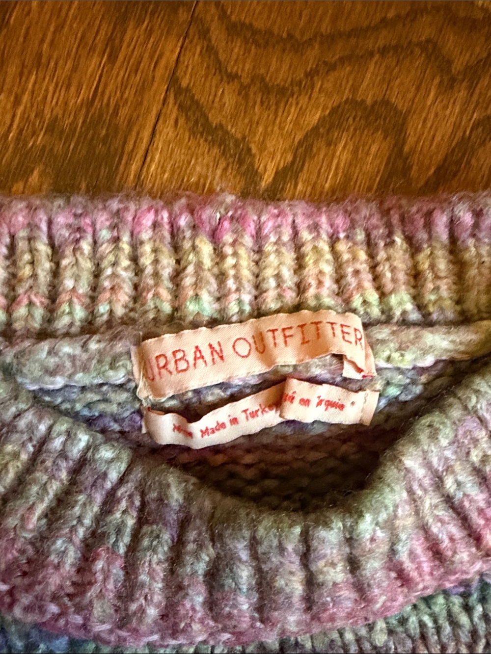 Urban Outfitters crewneck crop multicolor pastel sweater - size medium - Picture 3 of 5